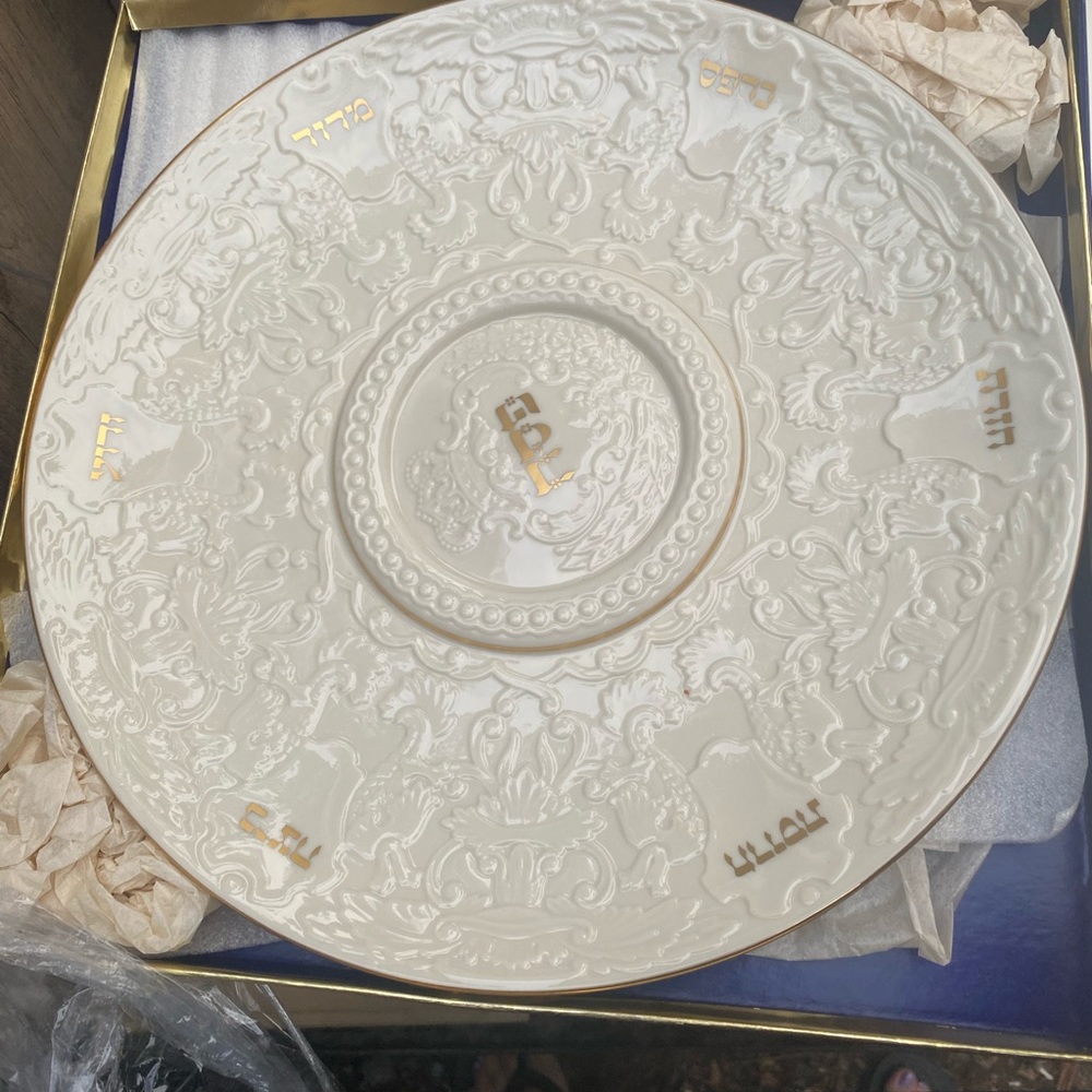 Lenox Seder Plate - Picture 1 of 3